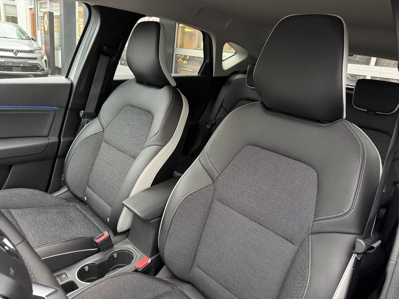 Renault CAPTUR 1.6 E-Tech Hybrid 145 Intens+Camera!!