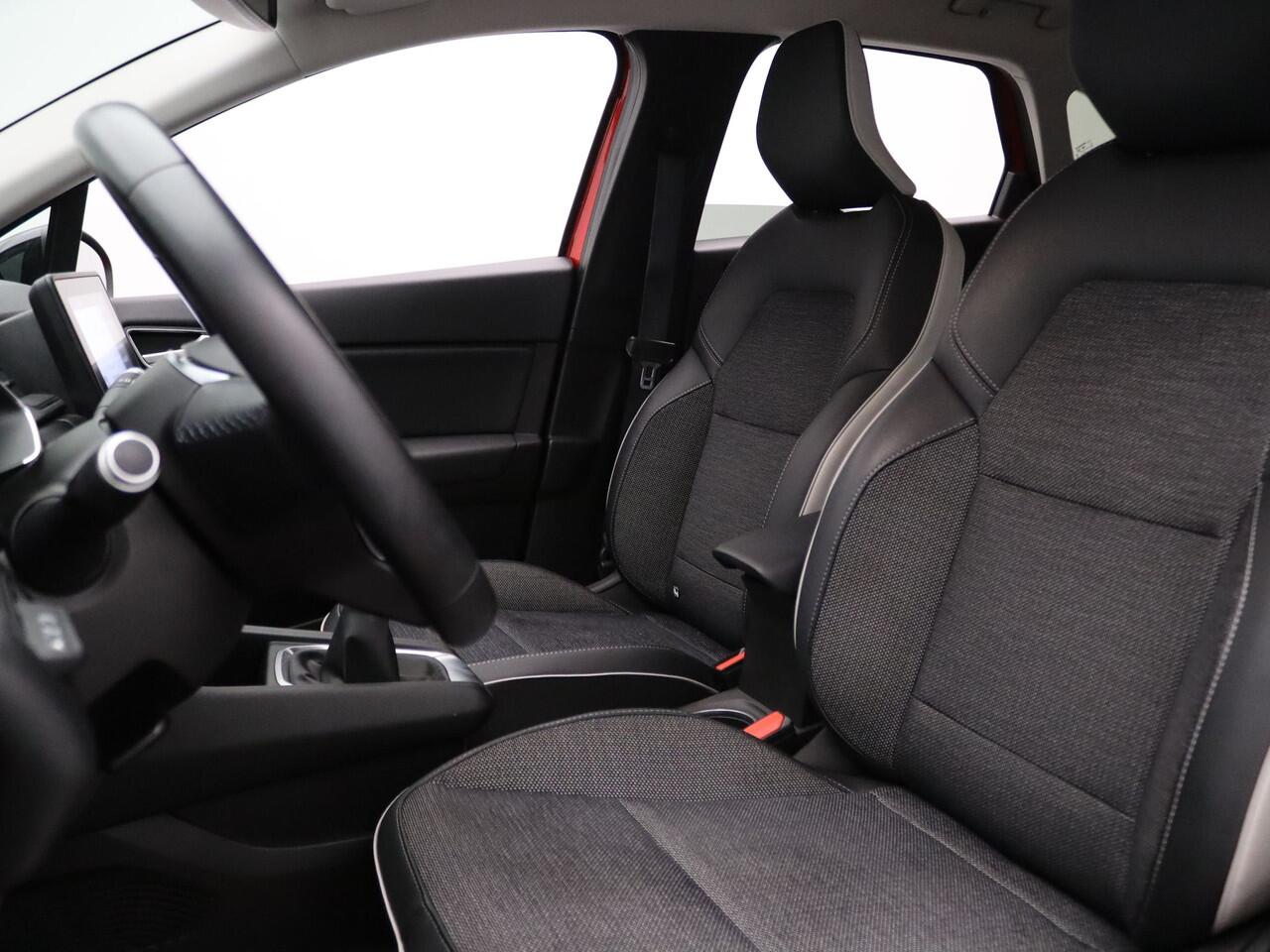 Renault CAPTUR 100pk TCe Intens Camera | Cruise | Navi | Parkeersens. v+a | Trekhaak