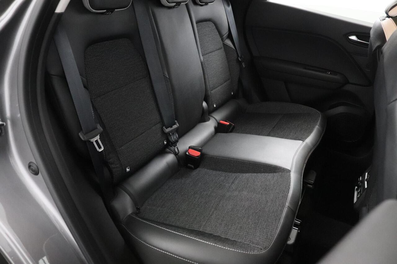 Renault CAPTUR 1.3 TCe 140 Intens | Automaat | Dealer onderhouden| 1500kg Trekgewicht|