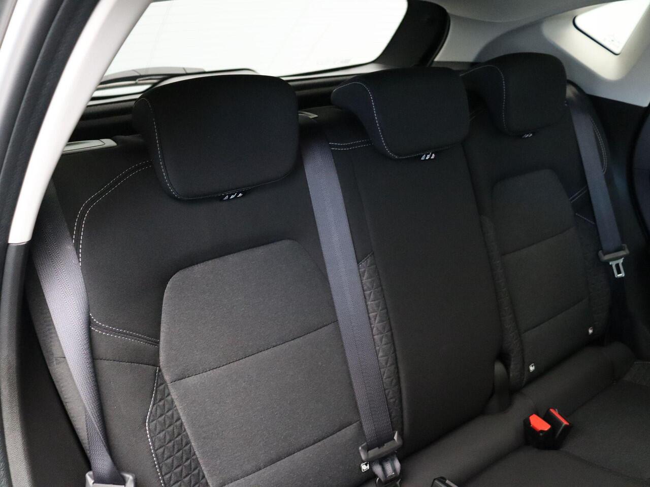 Renault CAPTUR Tce 140pk Evolution | 1500kg geremd | Navigatie | Lichtmetalen velgen | Apple Carplay/Android Auto