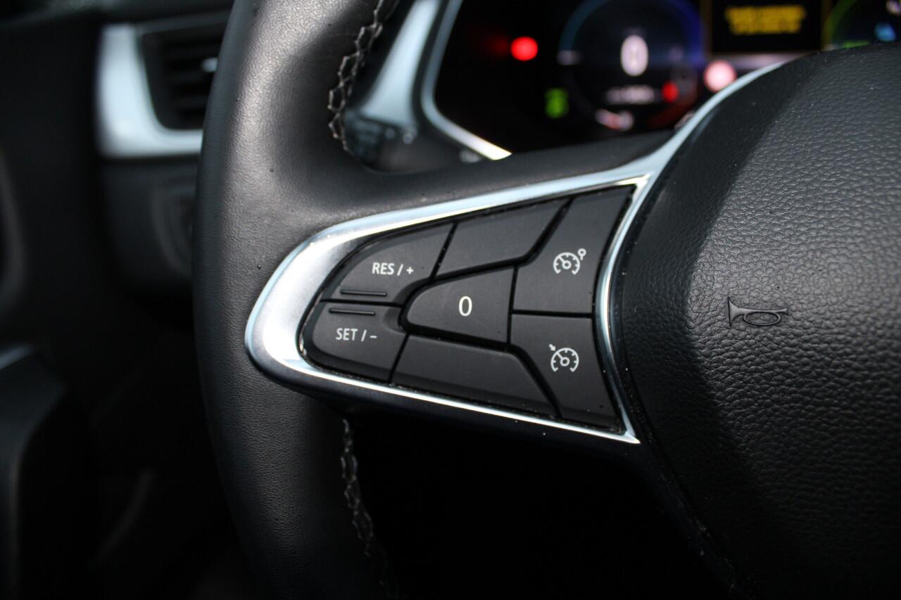 Renault CAPTUR 1.6 E-Tech Plug-in Hybrid 160 Intens | Trekhaak | Navigatie | Camera | Cruise Control | Keyless