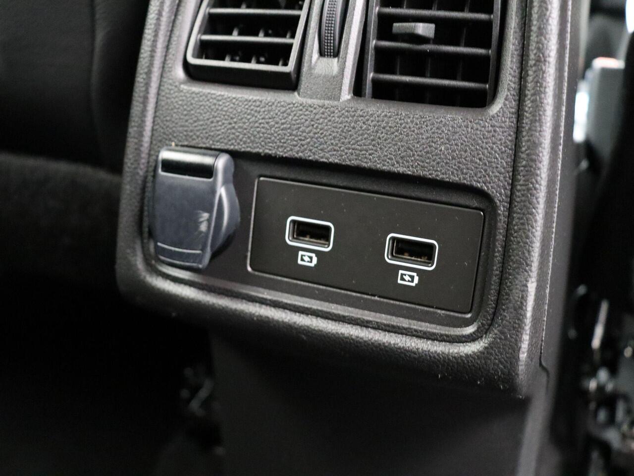 Renault CAPTUR 1.0 TCe 90 Techno | Navigatie | Achteruitrijcamera | Parkeersensoren voor en achter | Climate control |