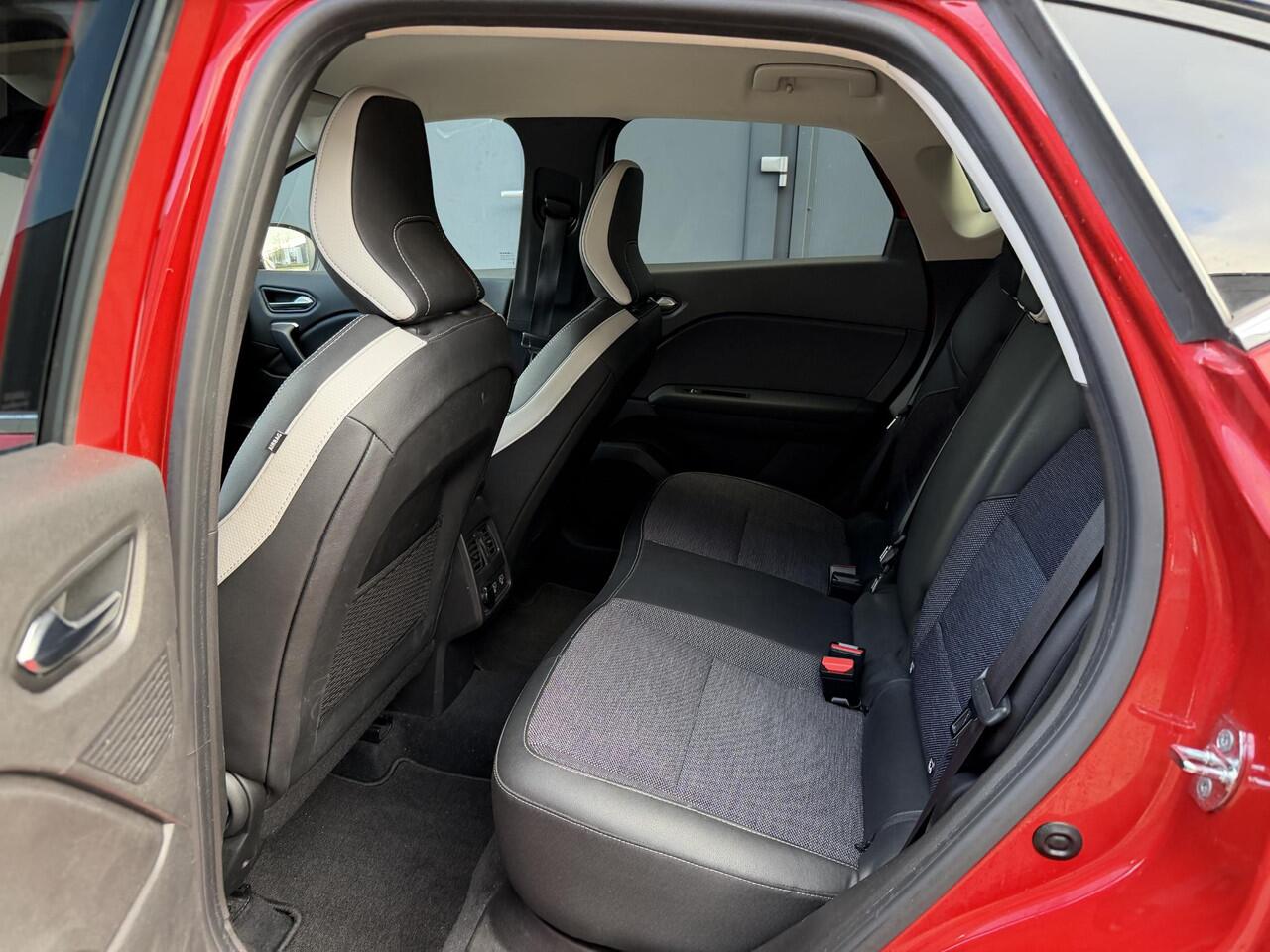 Renault CAPTUR 1.0 TCe 90 Intens / Trekhaak (1200 KG Trekgewicht) / Cruise Control / All Season Banden / Navigatie / Achteruitrijcamera