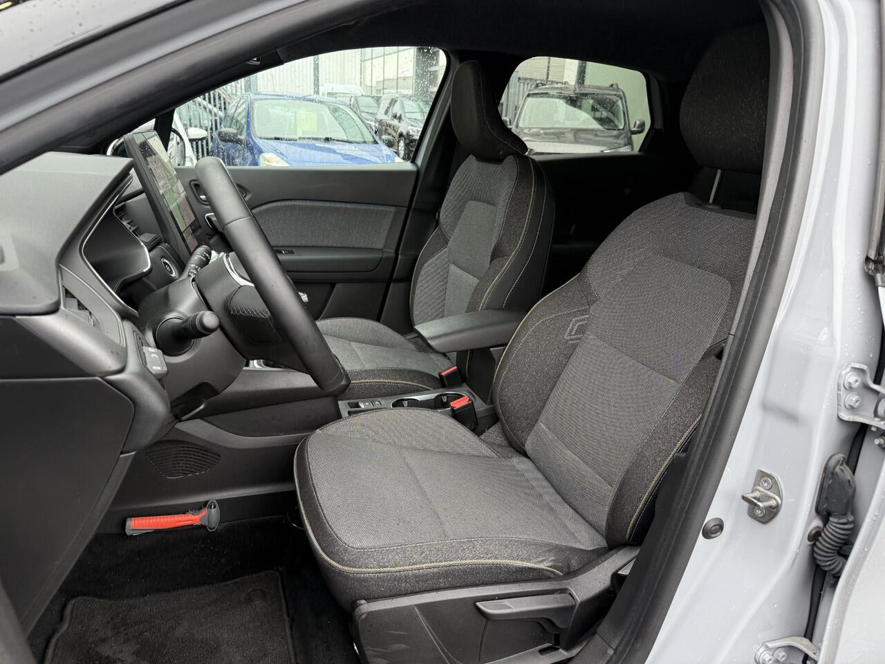 Renault CAPTUR 1.0 TCe 90 techno (Hoge Instap) Camera | Navigatie