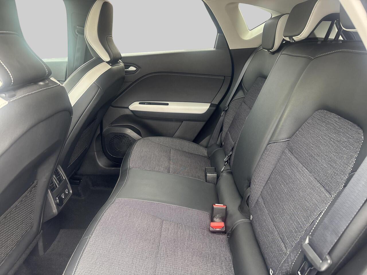 Renault CAPTUR 1.6 E-Tech Plug-in Hybrid 160 Edition One | twotone | Bose Audio | 18" velgen |