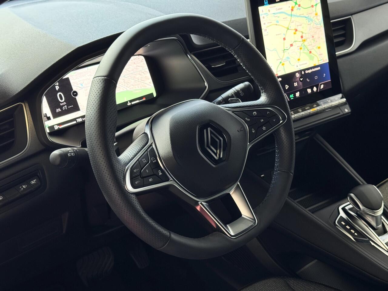 Renault CAPTUR 1.3 160 PK 4 CIL CAMERA 18''LMV STOEL/STUUR .VERW PURE VISION LED 10'' R-LINK NAVI 2025 EDC-automaat (Efficiënt Dual Clutch) 7 Versnellingen 1200KG Trekgewicht