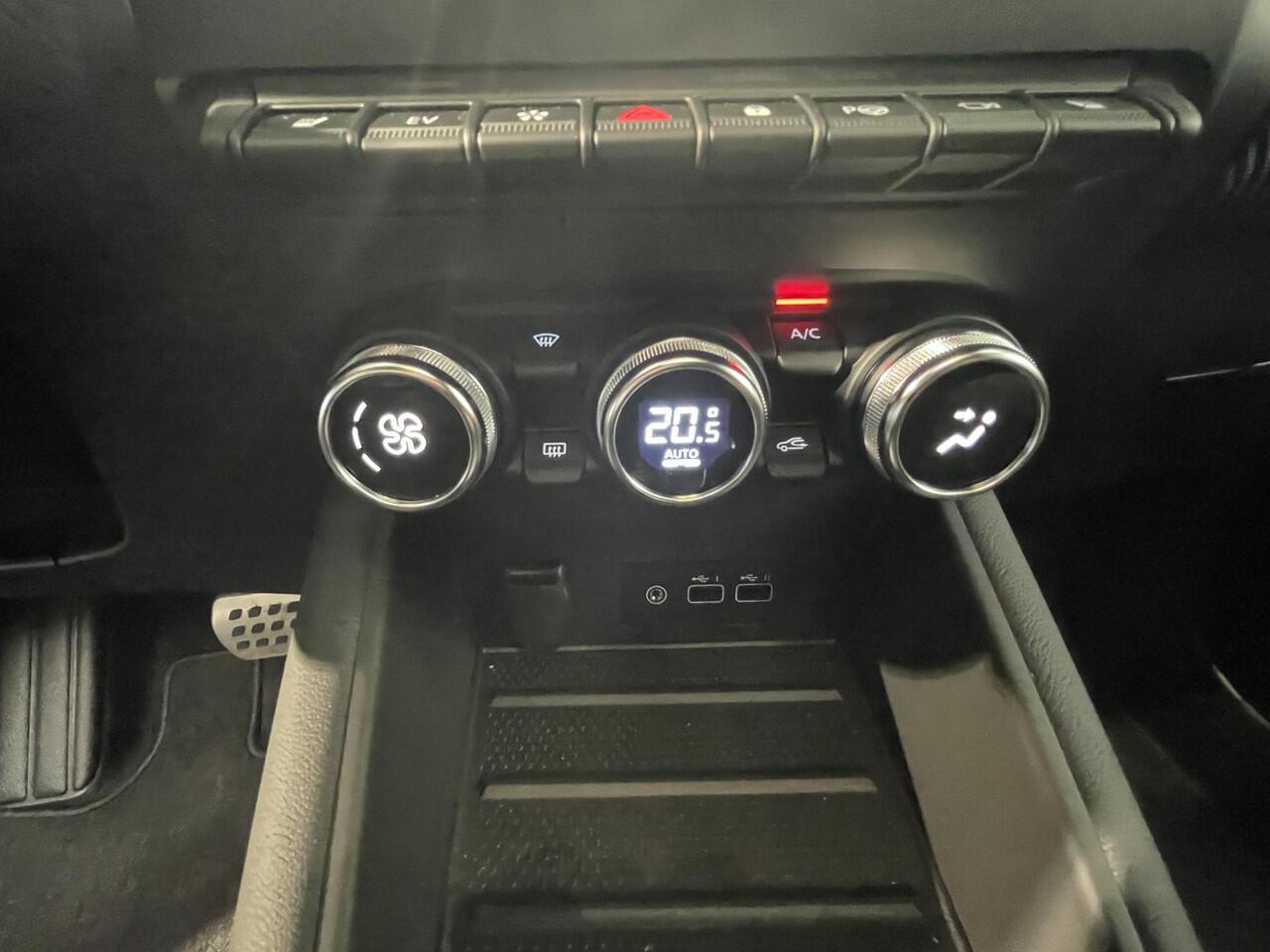 Renault CAPTUR 1.6 E-Tech full hybrid 145 E-Tech engineered | Navigatie | Camera