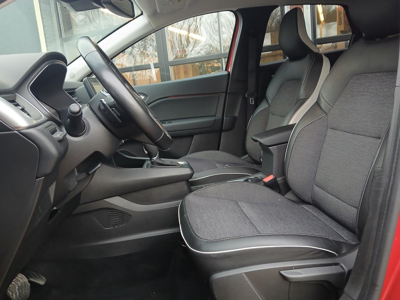 Renault CAPTUR 1.3 TCe 140 Intens / automaat / camera