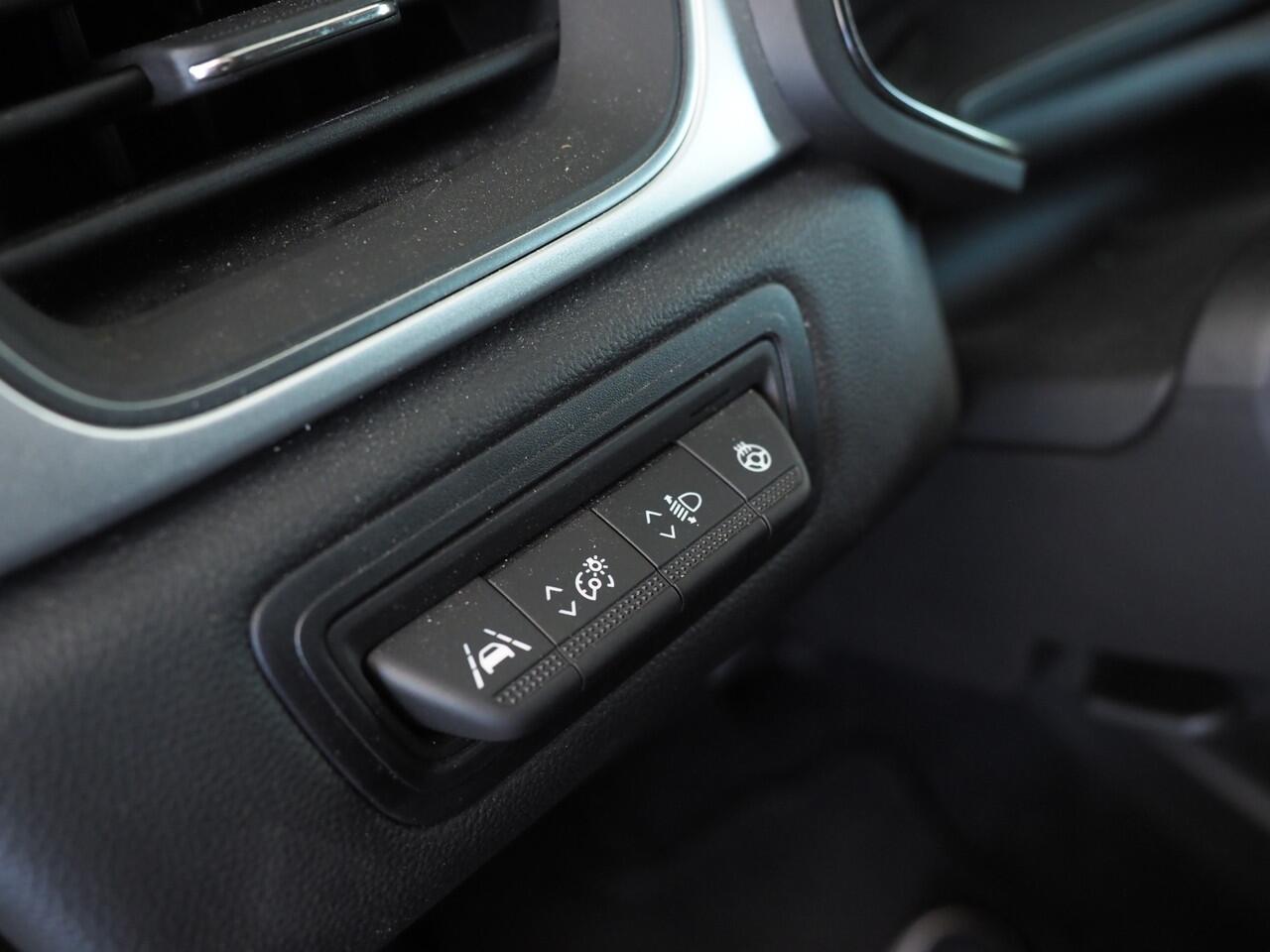 Renault CAPTUR 1.0 TCe 90 techno | Stuurwiel En Voorstoelen Verwarmd | Achteruitrijcamera | Actief Remmen | Apple CarPlay/ Android Auto | Parkeersensoren Voor- En Achter | Keyless Entry | Automatische Dimverlichting