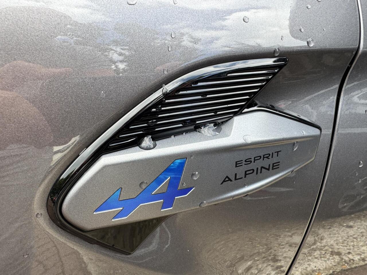 Renault CAPTUR 1.6 E-Tech 145 esprit Alpine+Pack Light&Sound!!