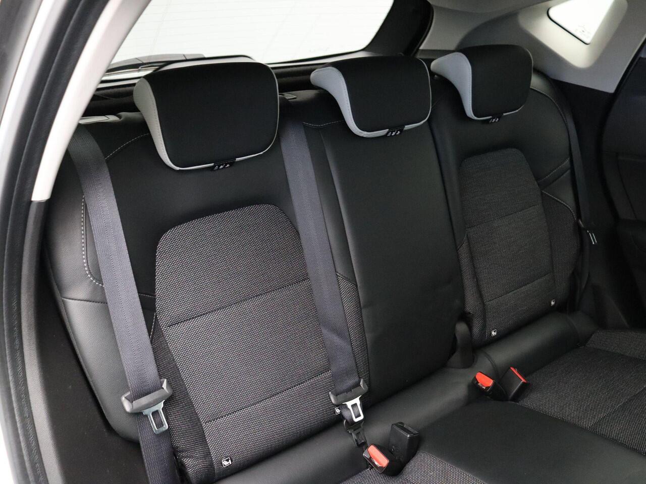 Renault CAPTUR E-Tech Hybrid 145PK Techno | Grootscherm navigatie | Digitaal dashboard | Achteruitrijcamera | Parkeersensoren voor/achter | Camera |