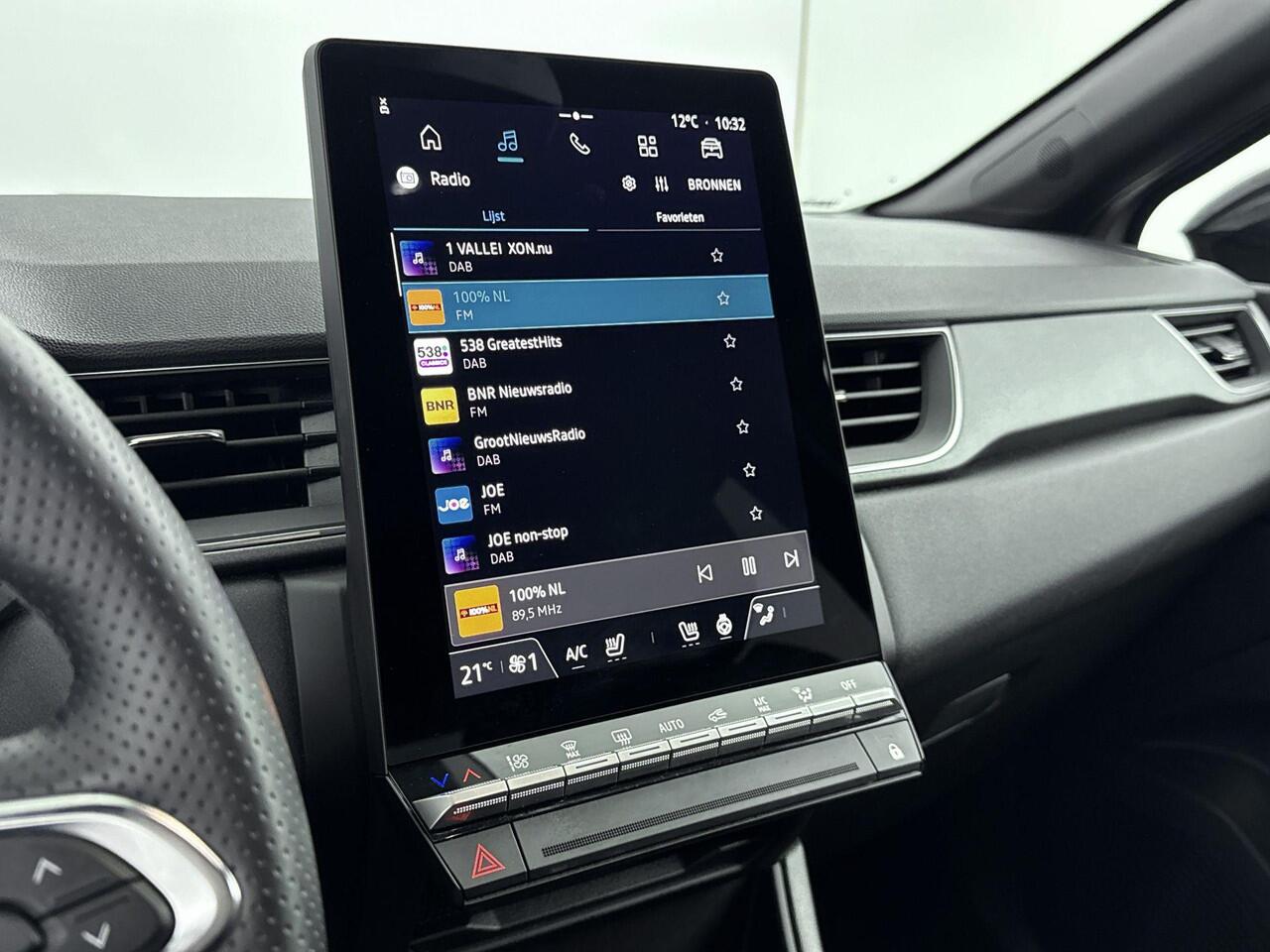 Renault CAPTUR 1.6 E-Tech full hybrid 145Pk techno | Android & Apple Carplay | Stoel & Stuurverwarming | Achteruitrijcamera | Parkeersensoren | Climate & Cruise Control |