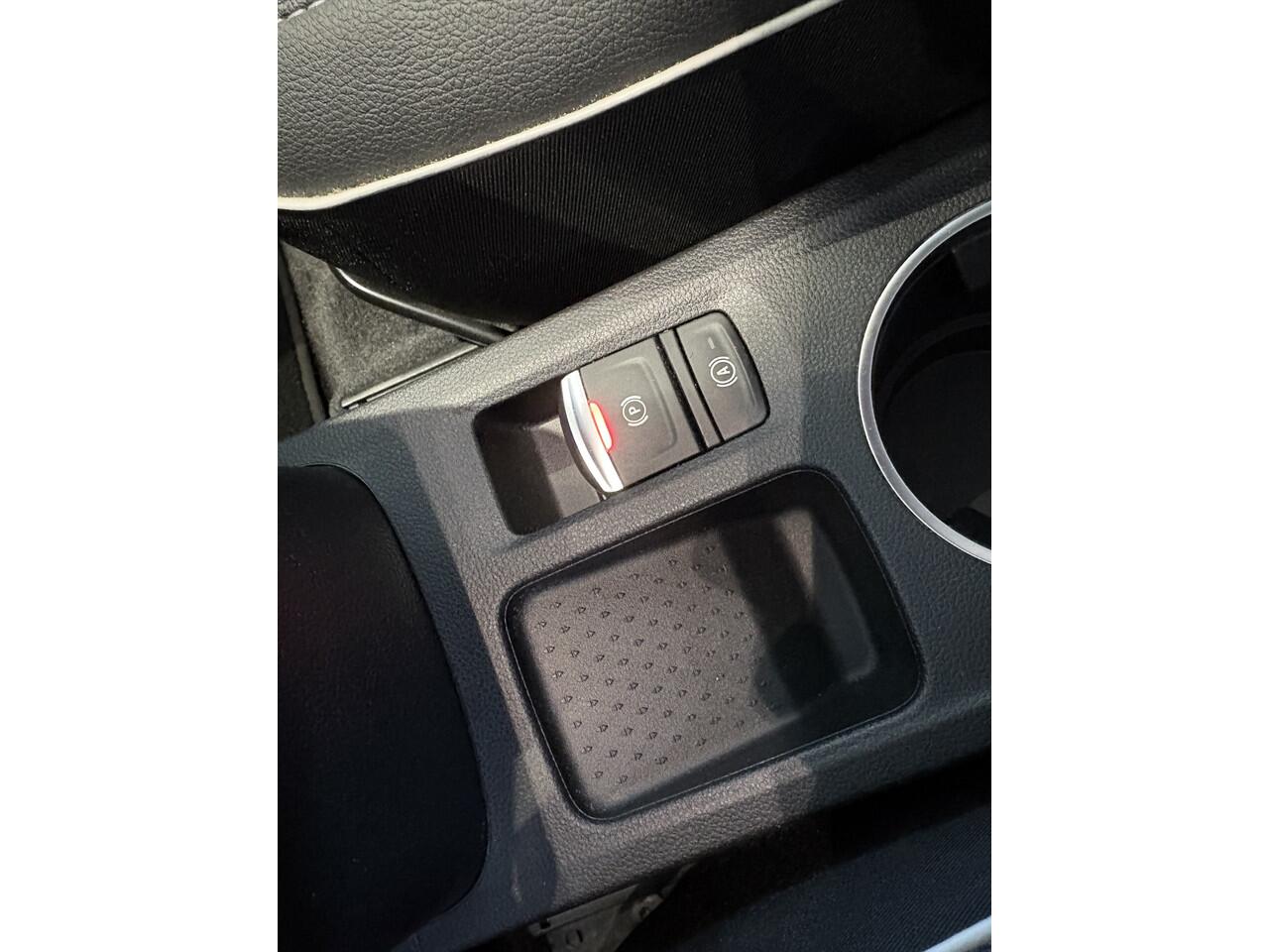 Renault CAPTUR 1.3 TCe 140 Intens Mild Hybrid | Navigatie | Parkeersensoren | Cruise | LM velgen