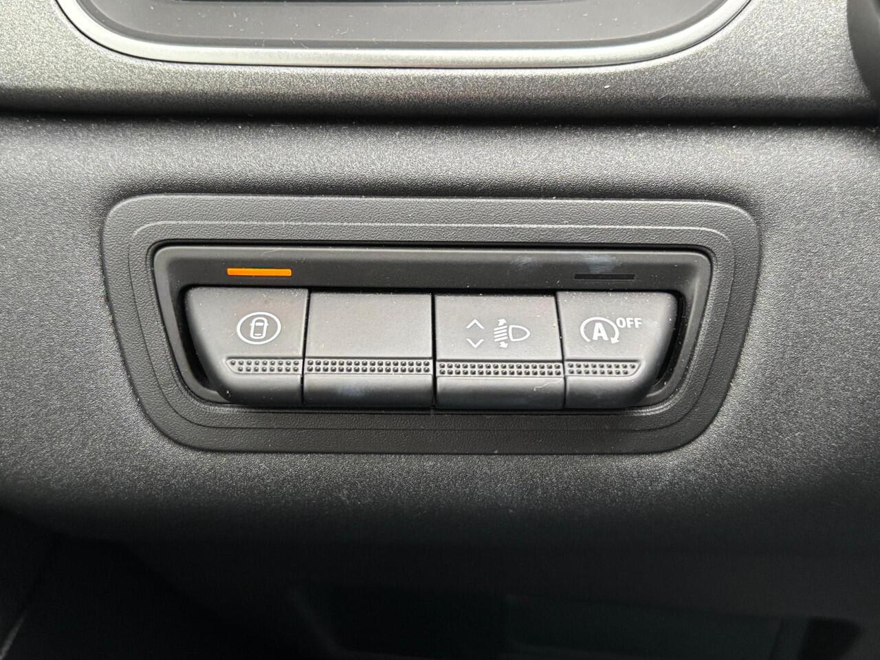 Renault CAPTUR 1.3 mild hybrid 160 techno / 1e Eigenaar / Aanhangwagen geremd 1200kg /