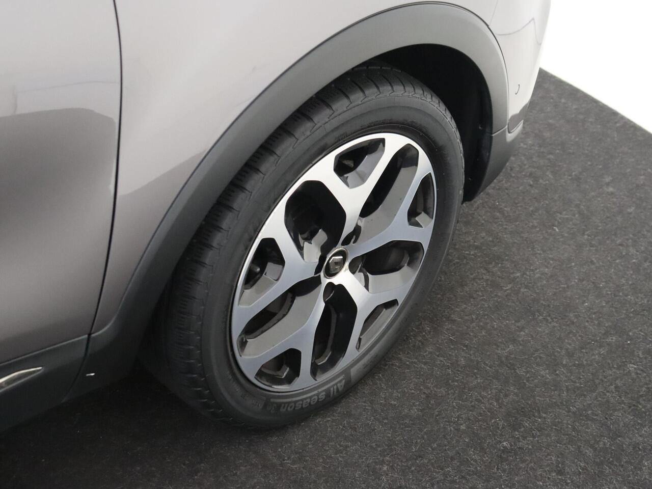 Renault CAPTUR 0.9 TCe Intens TREKHAAK 1200 kg | Navigatie | Parkeersensoren voor & Achter | Privacy Glass |