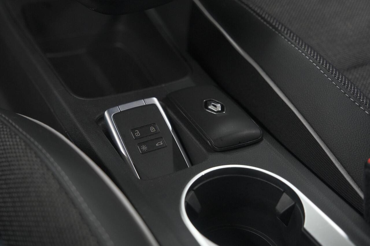 Renault CAPTUR 1.6 E-Tech Plug-in Hybrid 160 Intens | Parkeersensoren | Apple Carplay | Navigatie | Climate Control