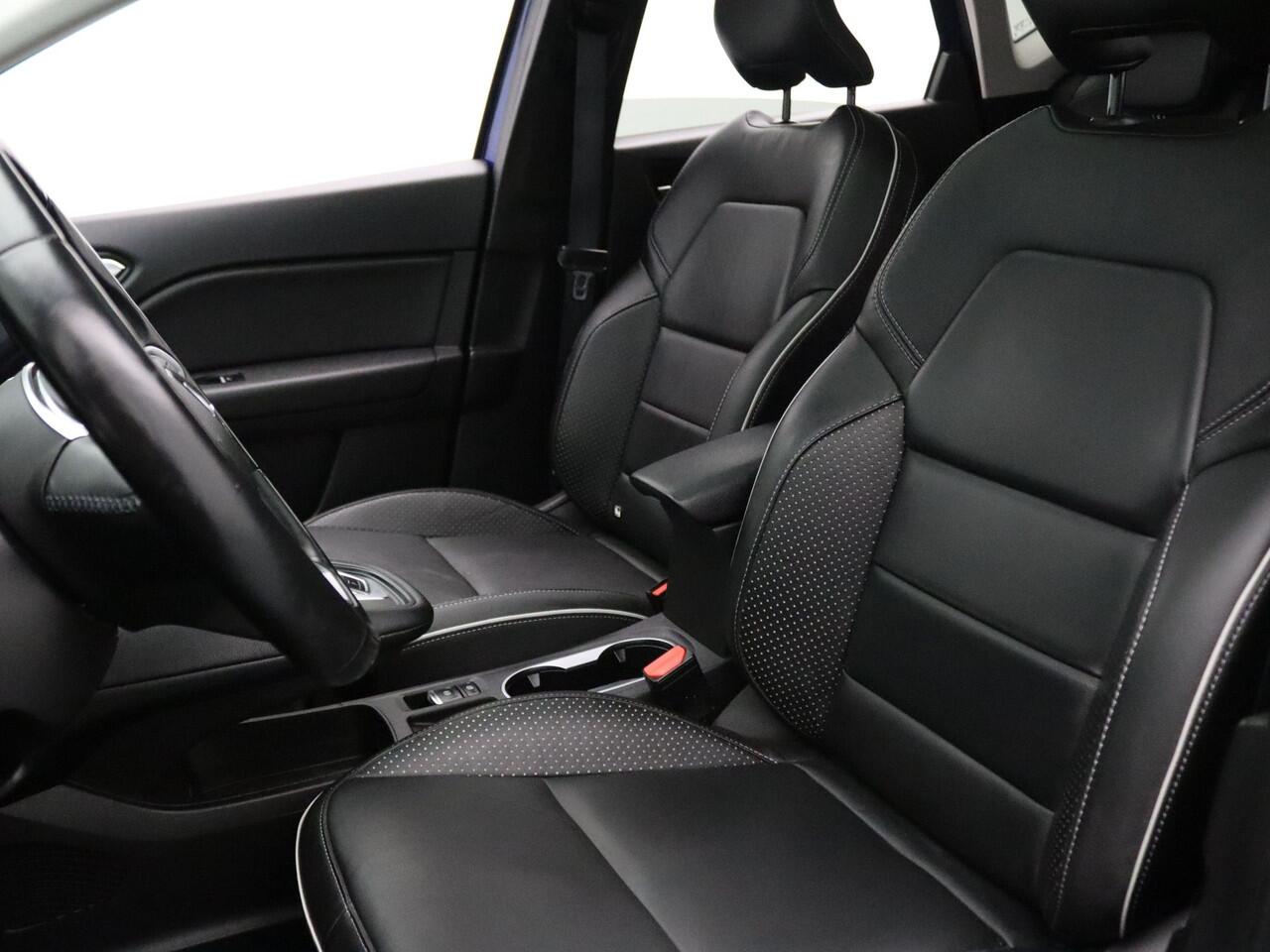 Renault CAPTUR 160pk E-Tech Plug-in Hybrid Intens Automaat/EDC Camera | Adapt. Cruise | Navi | Parkeersens. v+a | Stoel-/stuurverw. | Panoramadak