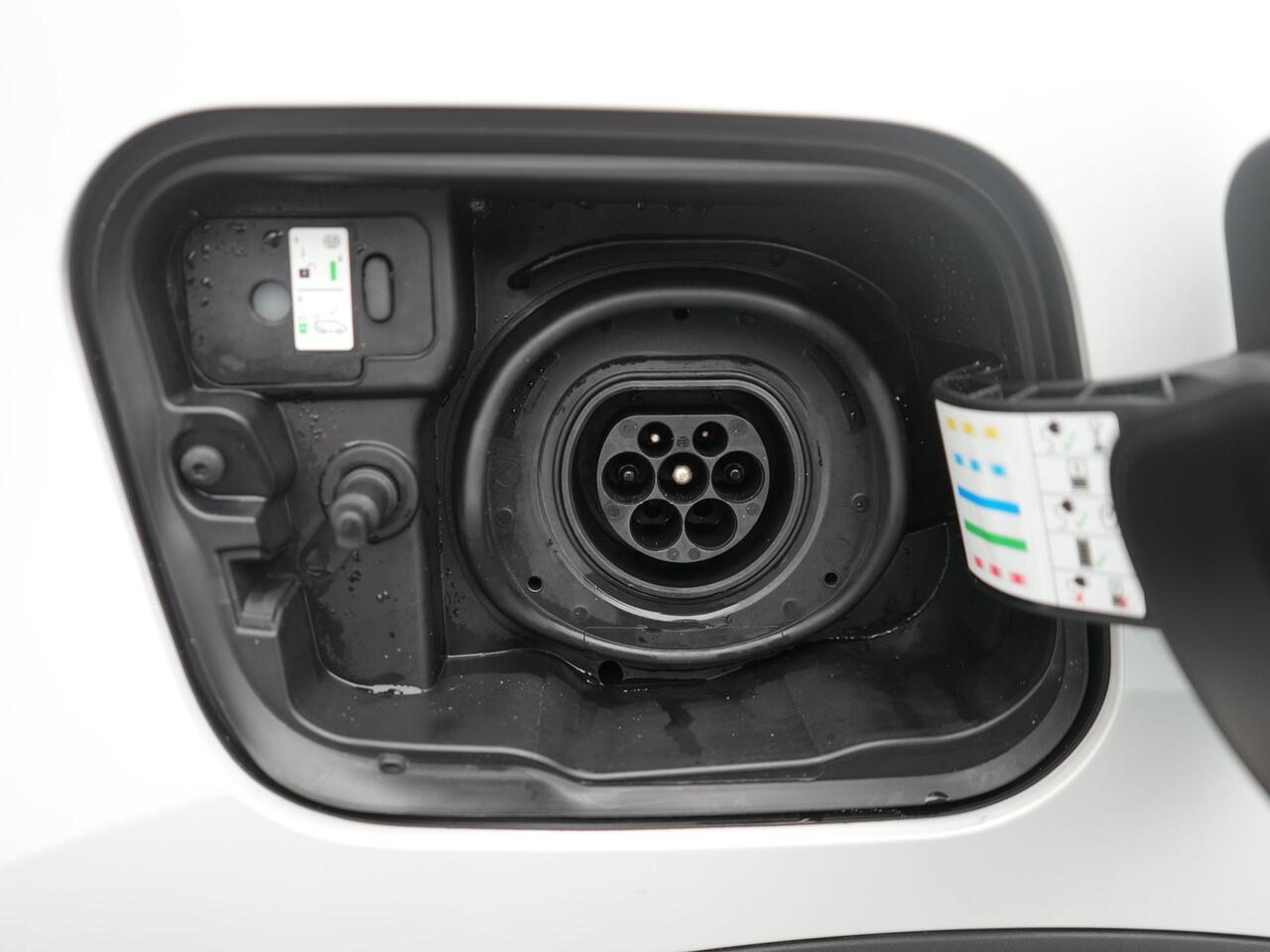 Renault CAPTUR 1.6 E-Tech Plug-in Hybrid 160 RS Line - RIJKLAARPRIJS - Achteruitrijcamera - Apple Carplay - Android Auto - Stoelverwarming