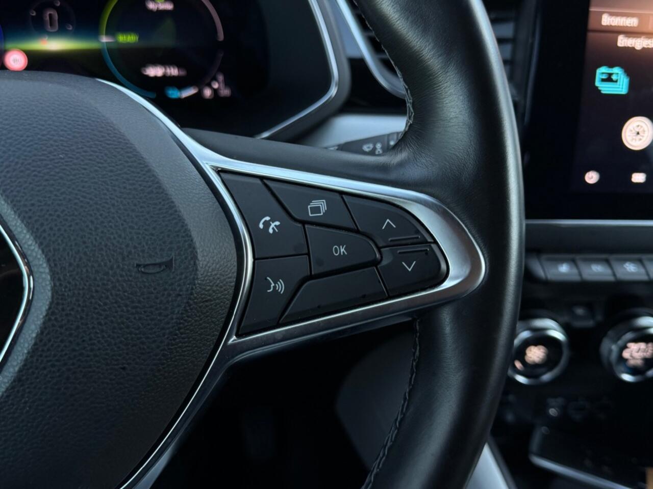 Renault CAPTUR 1.6 E-Tech Plug In - Edition One - Navi - camera - stoel+stuur verw.