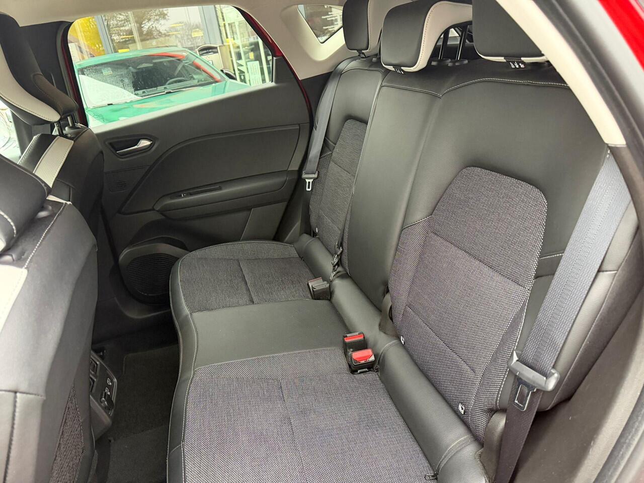 Renault CAPTUR E-Tech Plug-in Hybrid 160 Intens | Dealeronderhouden | NAVIGATIE | CAMERA |