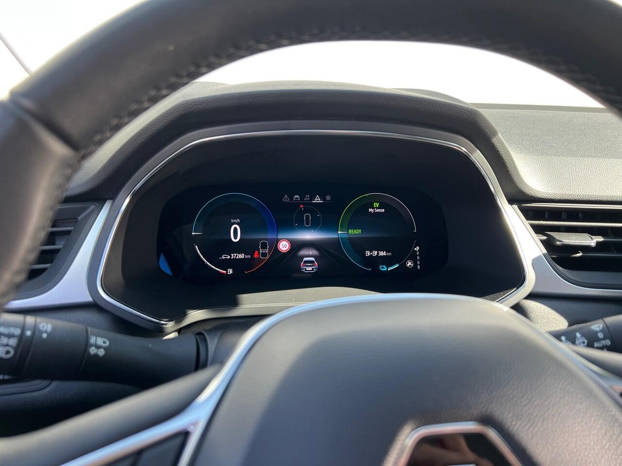 Renault CAPTUR 1.6 E-Tech Plug-in Hybrid 160 Intens NAVI / STOELVERWARMING / FABRIEKSGARANTIE TOT 01.2028