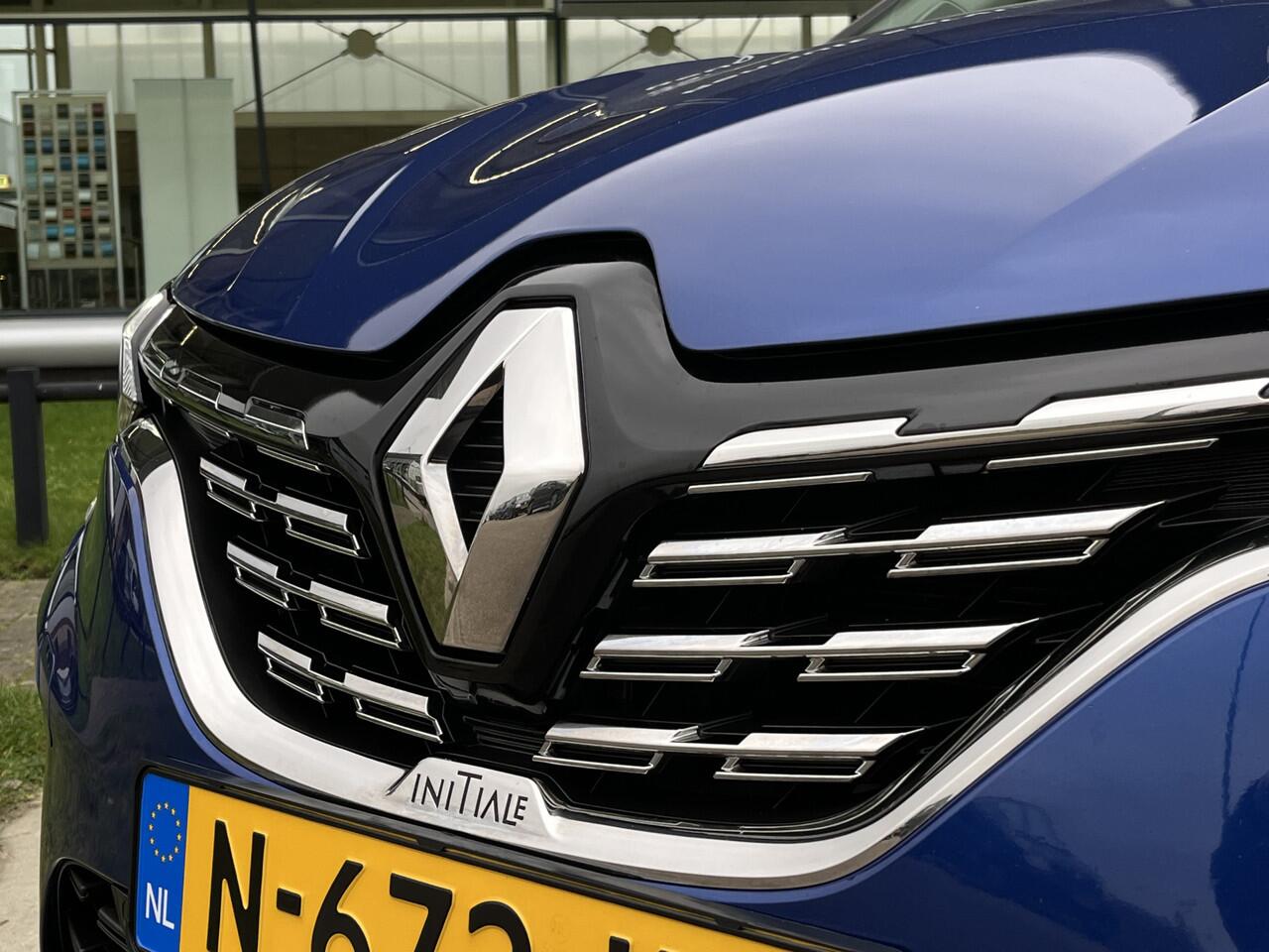 Renault CAPTUR 1.6 E-Tech Plug-in Hybrid 160PK Initiale Paris / Camera / Bose / Elek Stoelver. / Stoelverw. / Applecarplay - Androidauto /