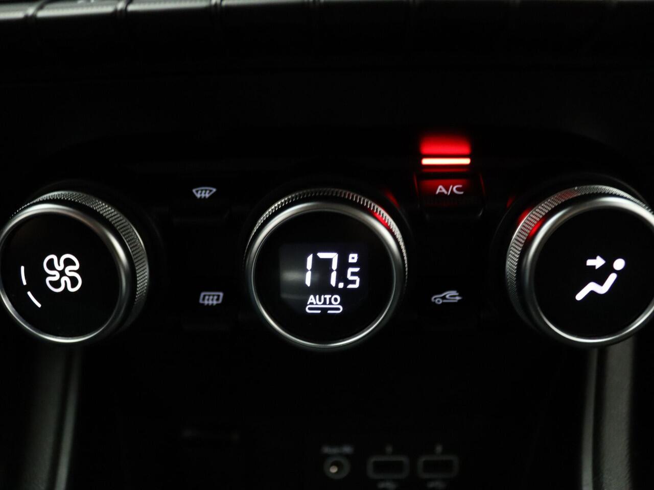 Renault CAPTUR 145pk E-Tech Hybrid Intens Camera | Cruise | Navi | Parkeersens. v+a