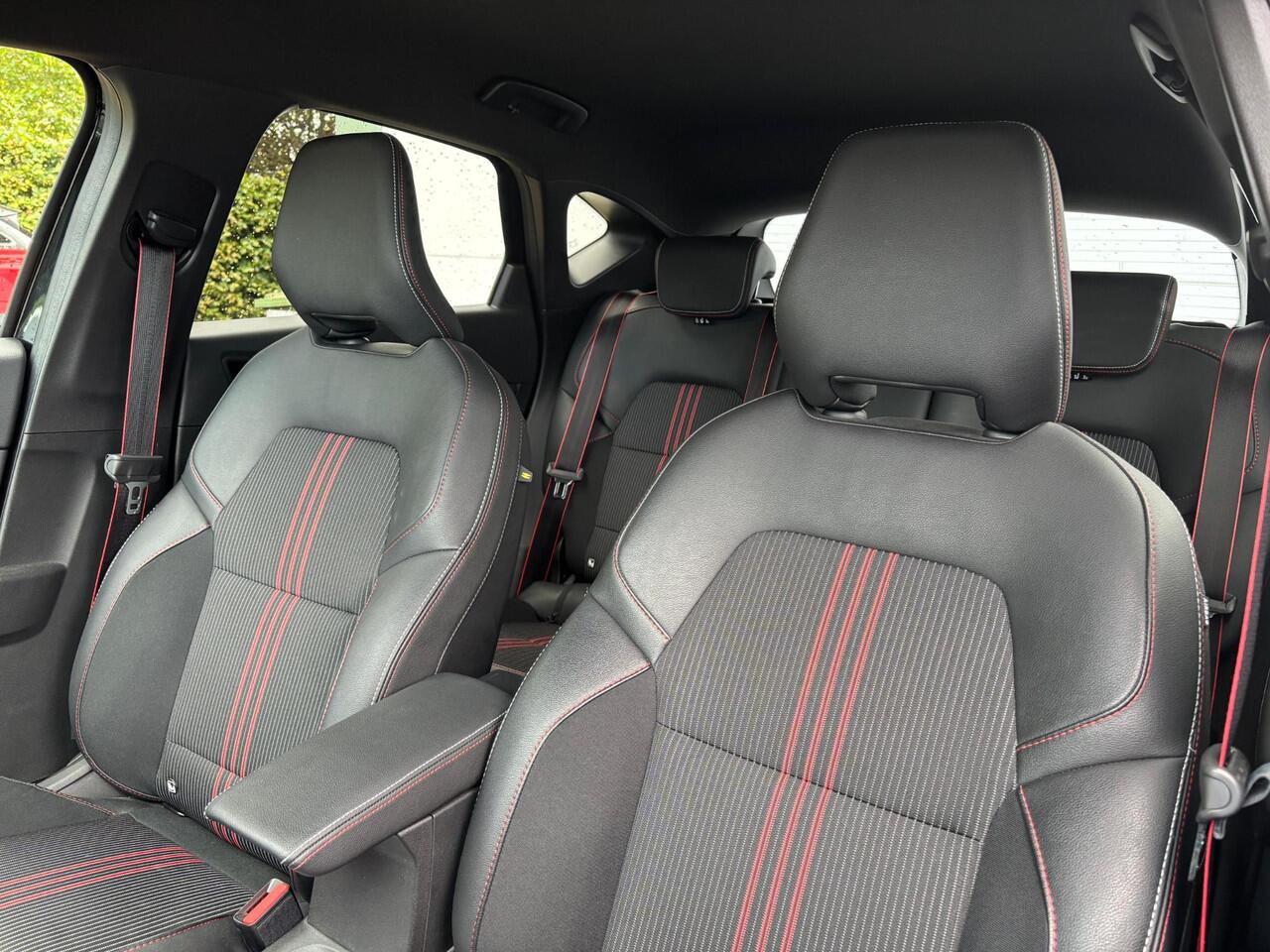 Renault CAPTUR 1.6 E-Tech Plug-in Hybrid 160 R.S. Line | SOH 89,9% | Camera | Navigatie |