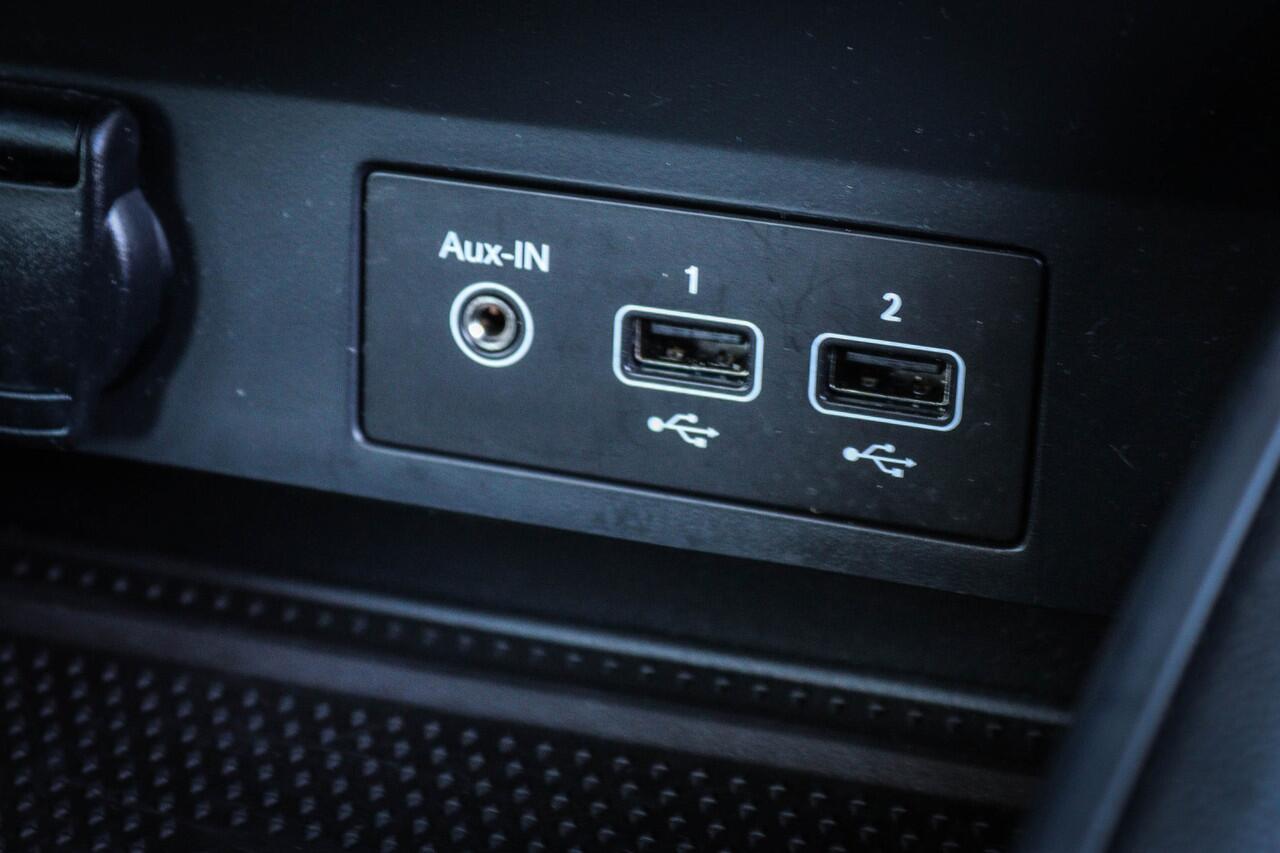 Renault CAPTUR 1.3 TCe 140 Intens Van 17.950,- NU 16.950,- !