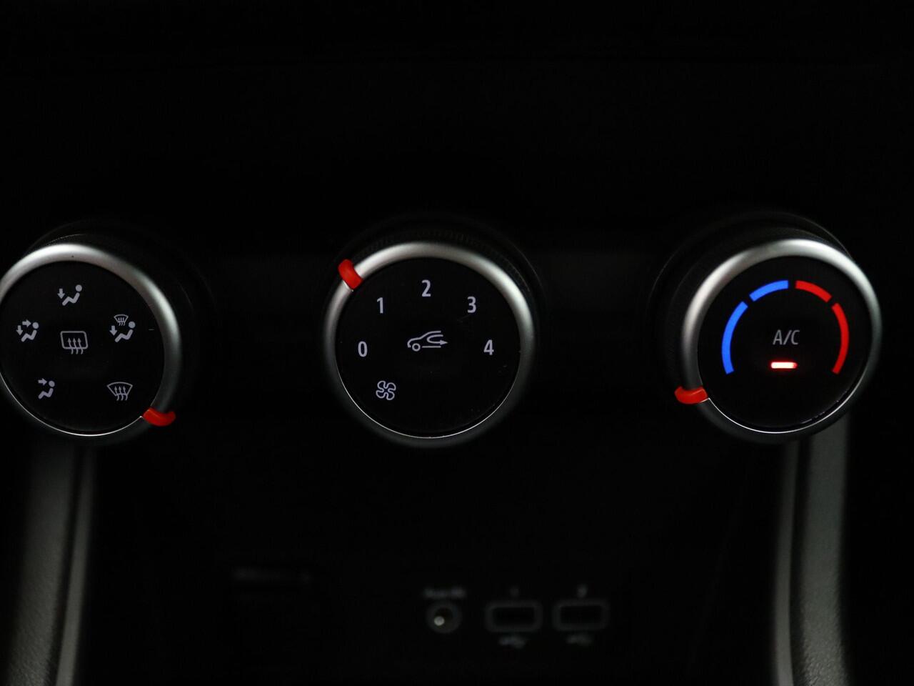 Renault CAPTUR TCe 140pk Zen Camera | Climate | Cruise | Navi | Parkeersens. v+a