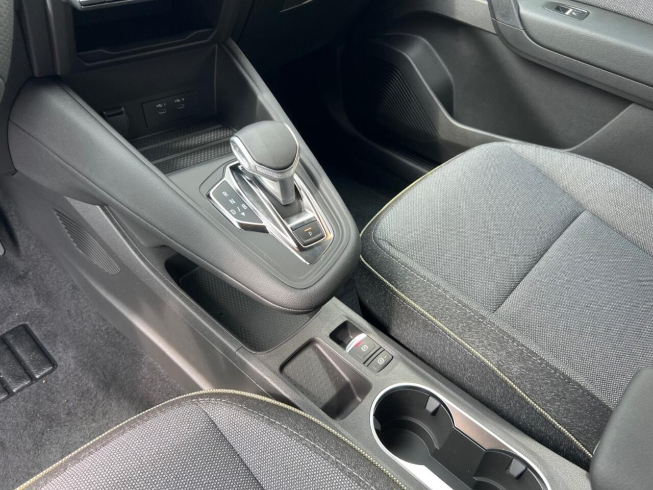 Renault CAPTUR 1.6 E-Tech Full Hybrid 145 Techno Pack Winter