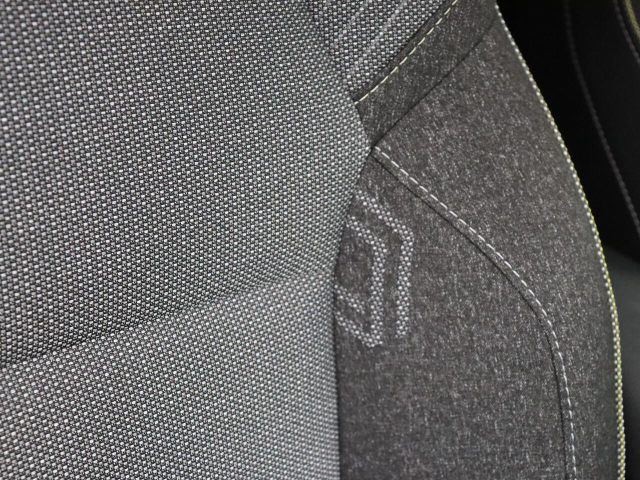 Renault CAPTUR Techno Full hybrid | Achteruitrijcamera | Elektrisch verwarmbare voorstoelen | Elektronisch geregelde airconditioning