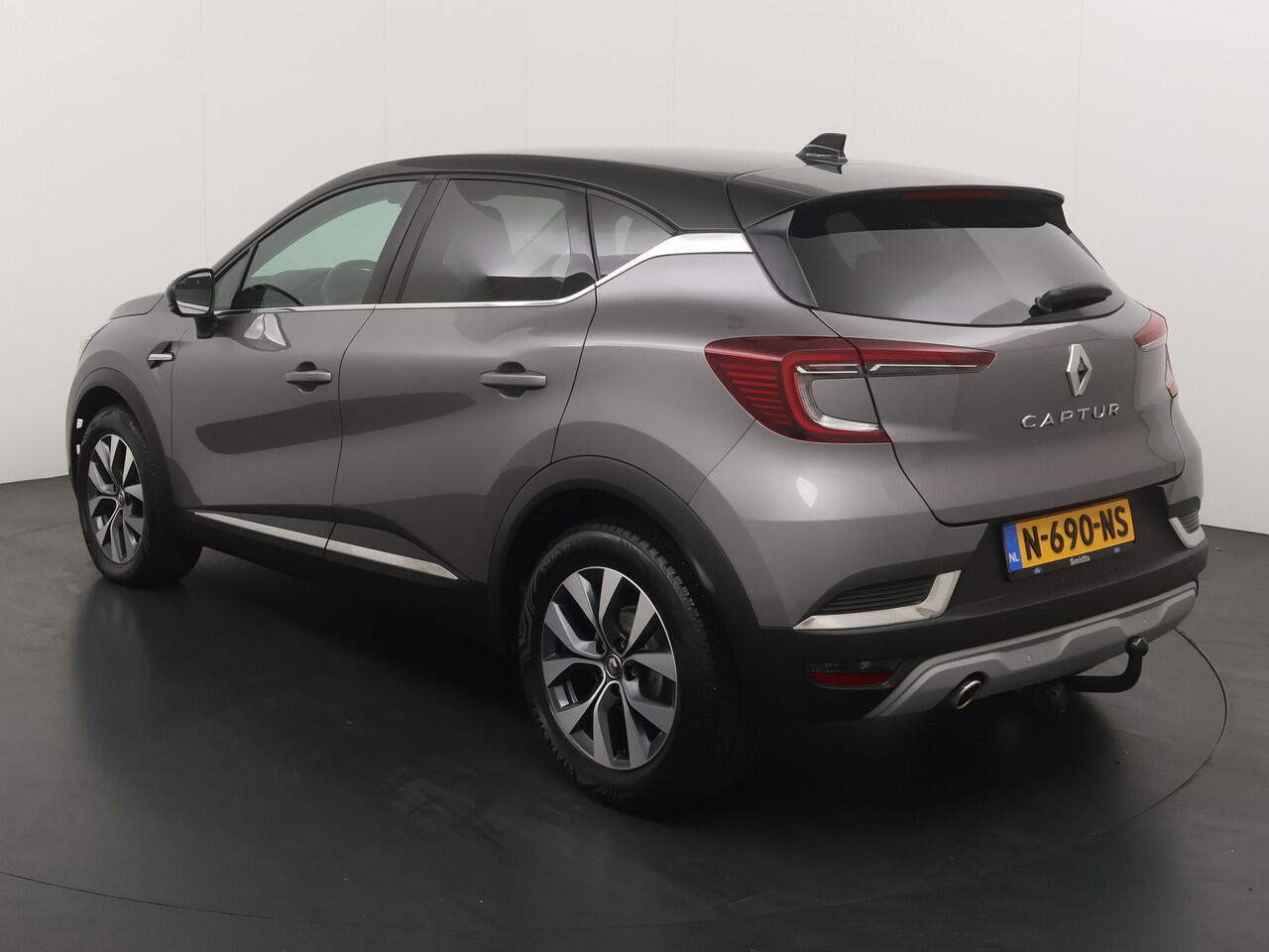 Renault CAPTUR 90PK TCe Intens | Half leder | Nav | Trekhaak | Camera | Hoge zit | Two tone |