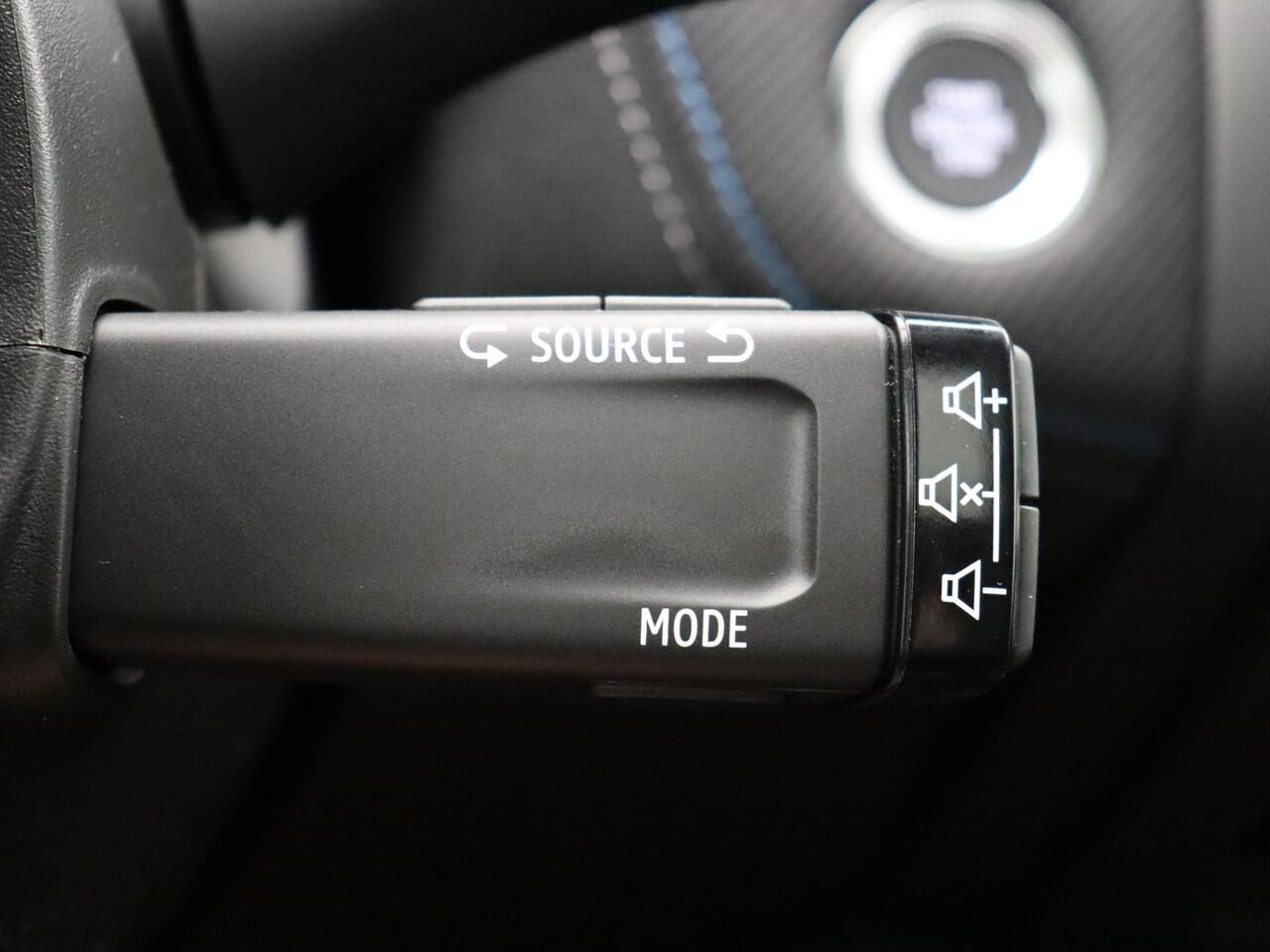 Renault CAPTUR 1.8 E-Tech full hybrid 160pk esprit Alpine | Stoel- en stuurwielverwarming | Harman kardon | Elek. bedienbaar panoramadak |