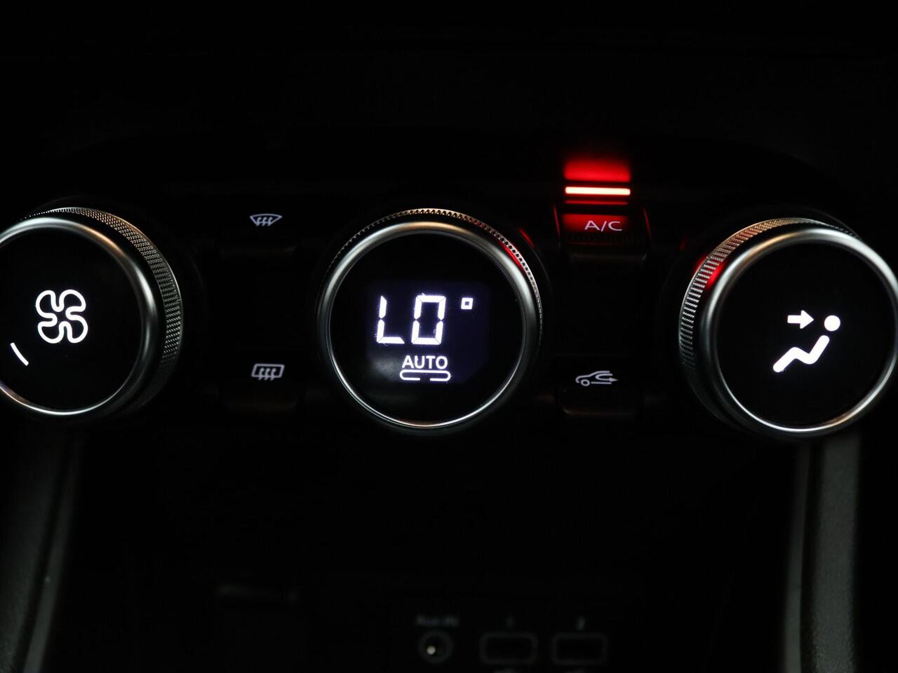 Renault CAPTUR 145pk E-Tech Hybrid Intens Automaat Cruise | Climate | Carplay| Parkeersens. achter