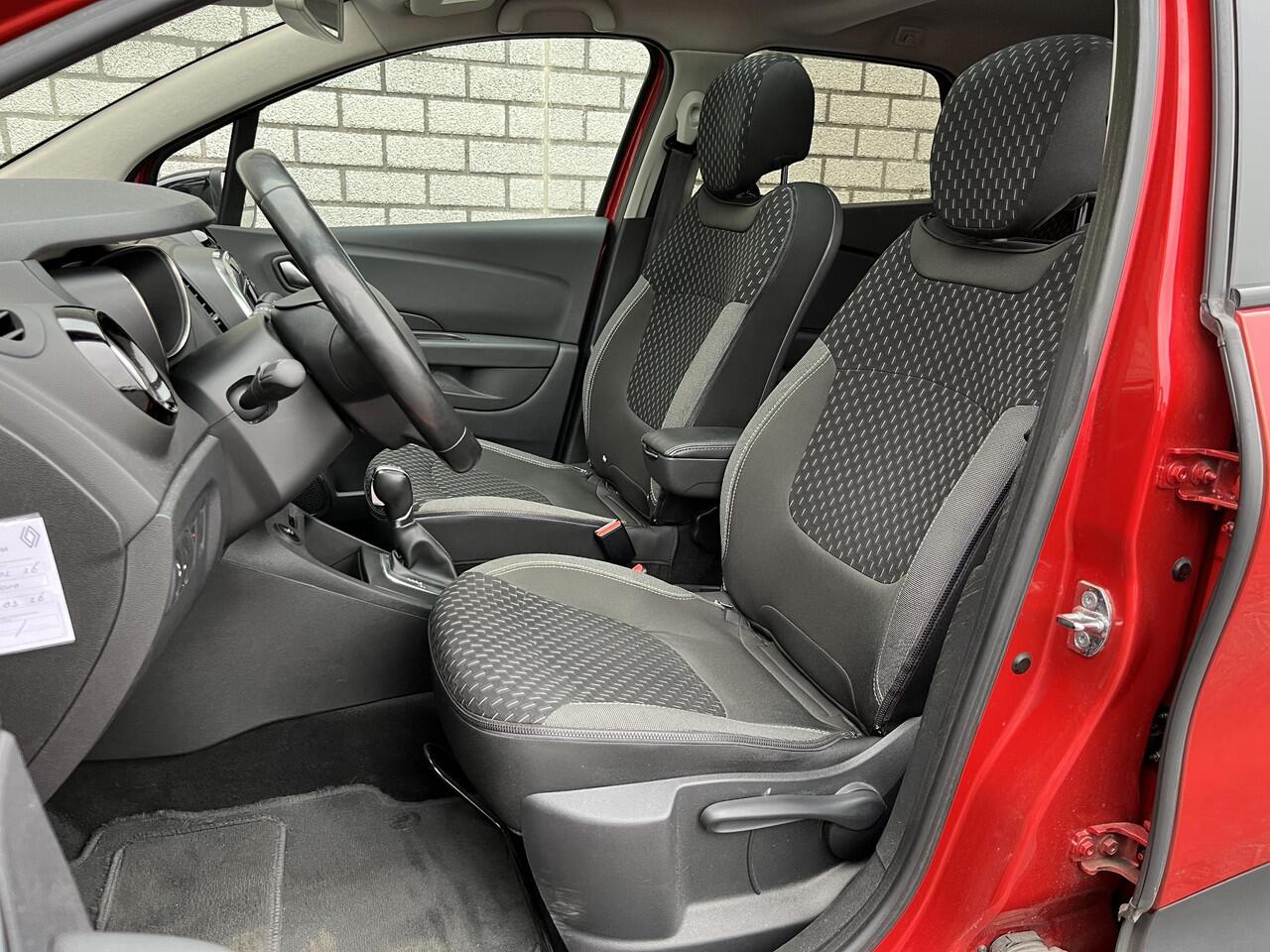 Renault CAPTUR 1.3 TCe 150 EDC Automaat Intens | Trekhaak | Panoramadak | Dodehoekdetectie | Achteruitrijcamera |