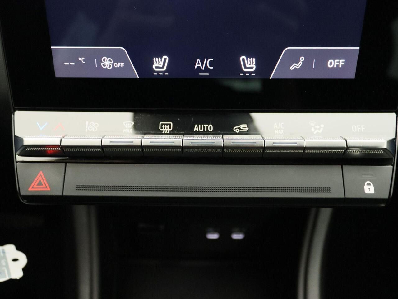 Renault CAPTUR mild hybrid 160 EDC Evolution | Automaat | Parkeersensoren achter met achteruitrijcamera | Airco | Metaalkleur | Apple CarPlay & Android Auto | Reservewiel | Trekgewicht 1.500 kg |