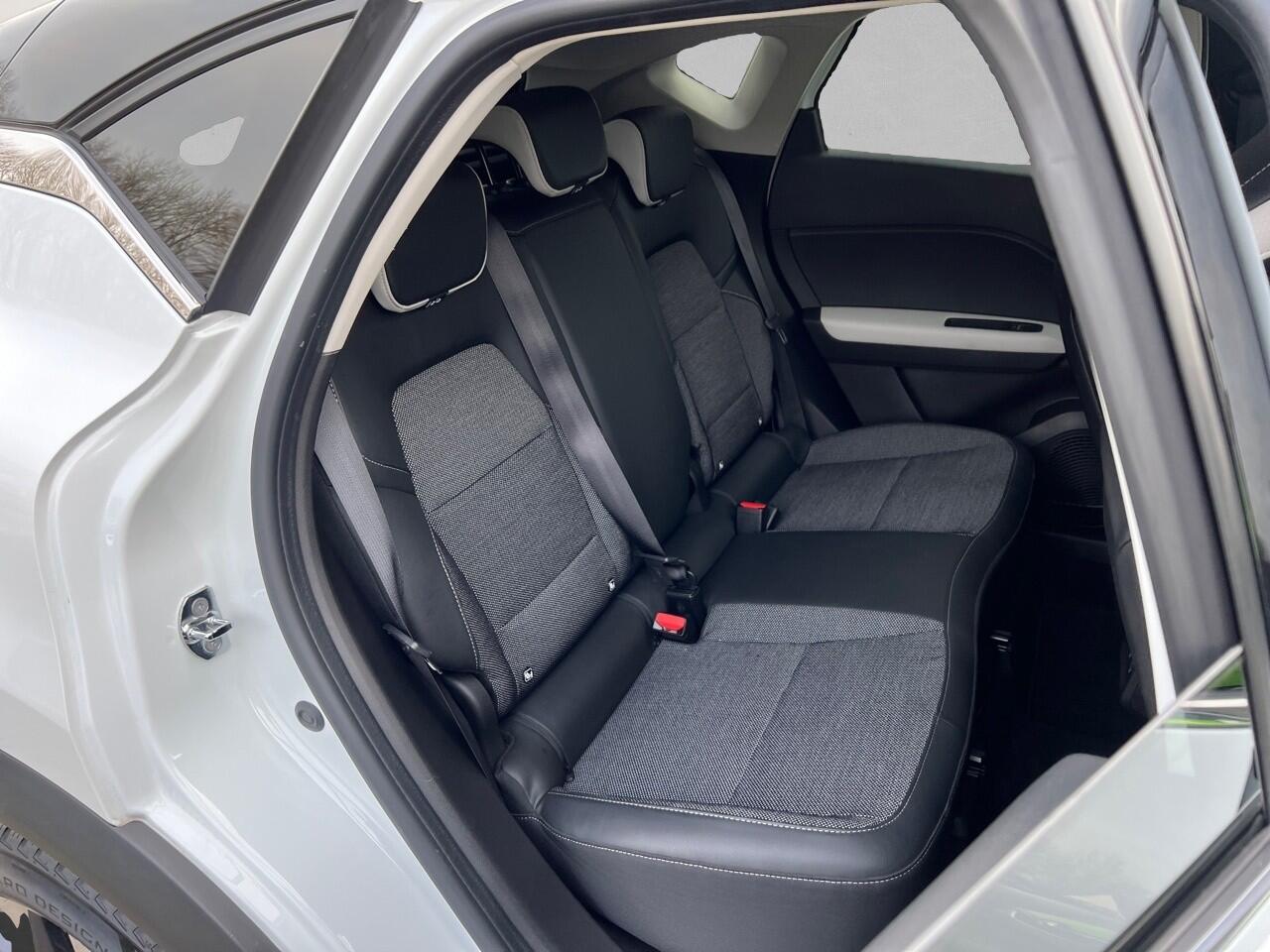 Renault CAPTUR 1.6 E-Tech / Plug-in Hybrid 160 / Intens NAVI / ECC / CAMERA