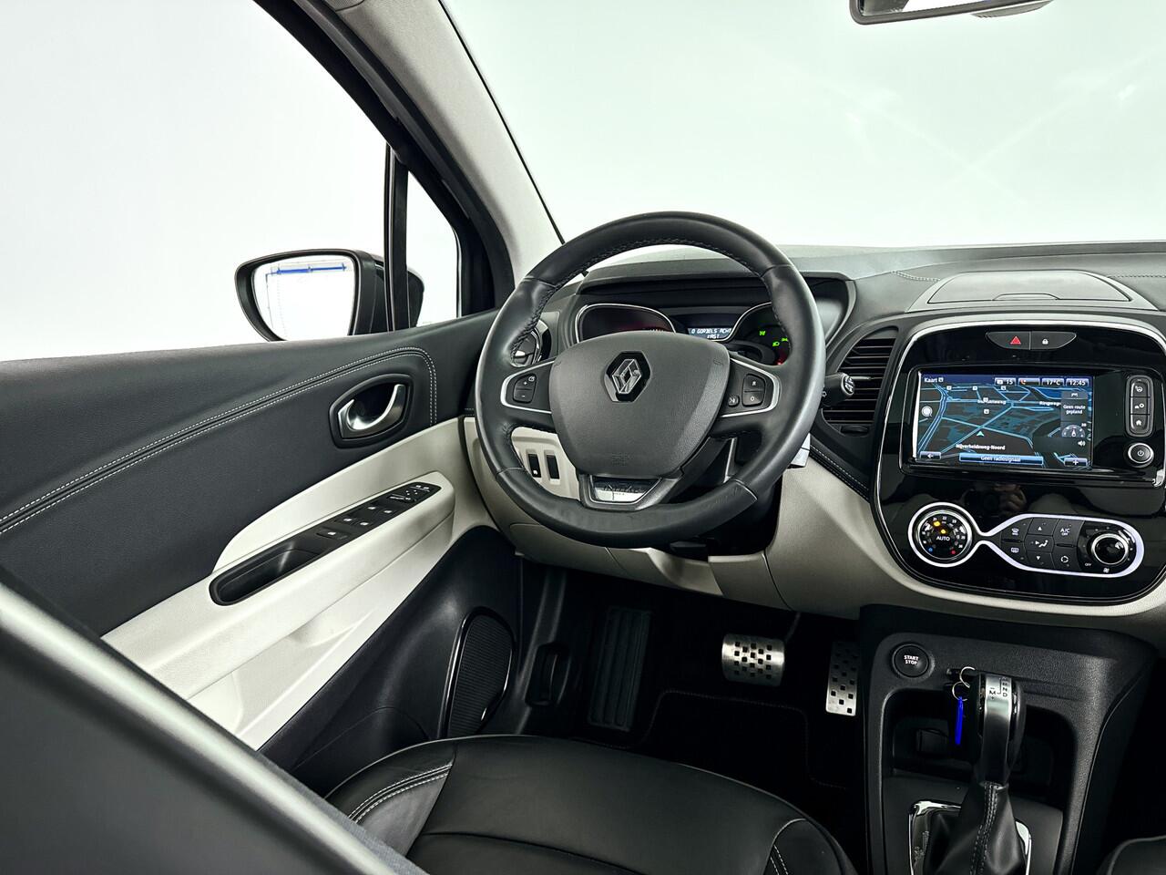 Renault CAPTUR TCe Aut. Initiale Paris | Panoramadak | Bose Audio | Parkeercamera | Trekhaak | Stoelverwarming