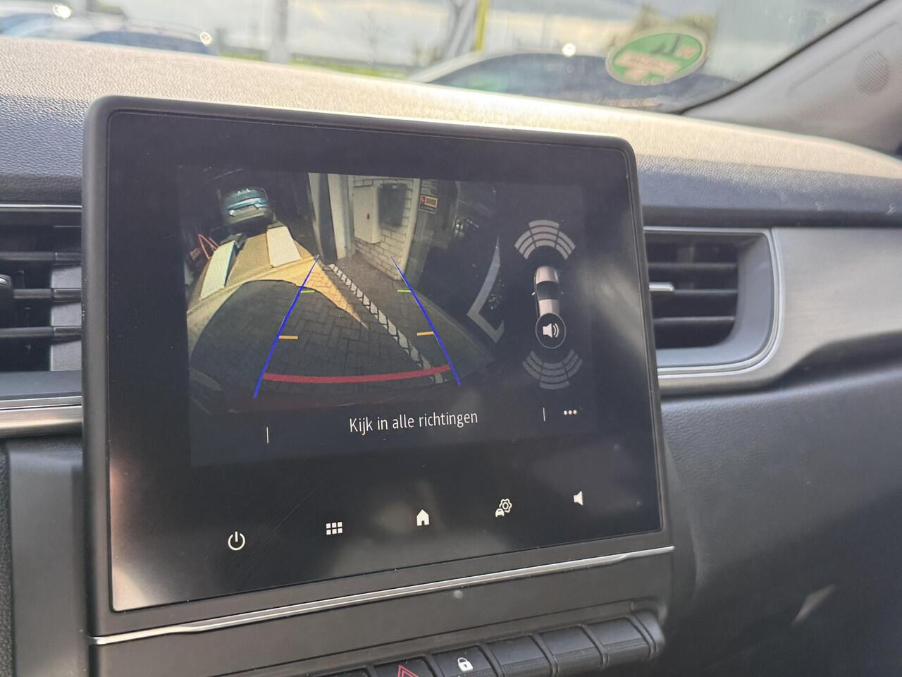 Renault CAPTUR 1.3 TCe 130 Intens | Trekhaak | Navigatie | Achteruitrijcamera | DAB | Climate Control | Key-less | Cruise Control | Parkeersensoren | LED |