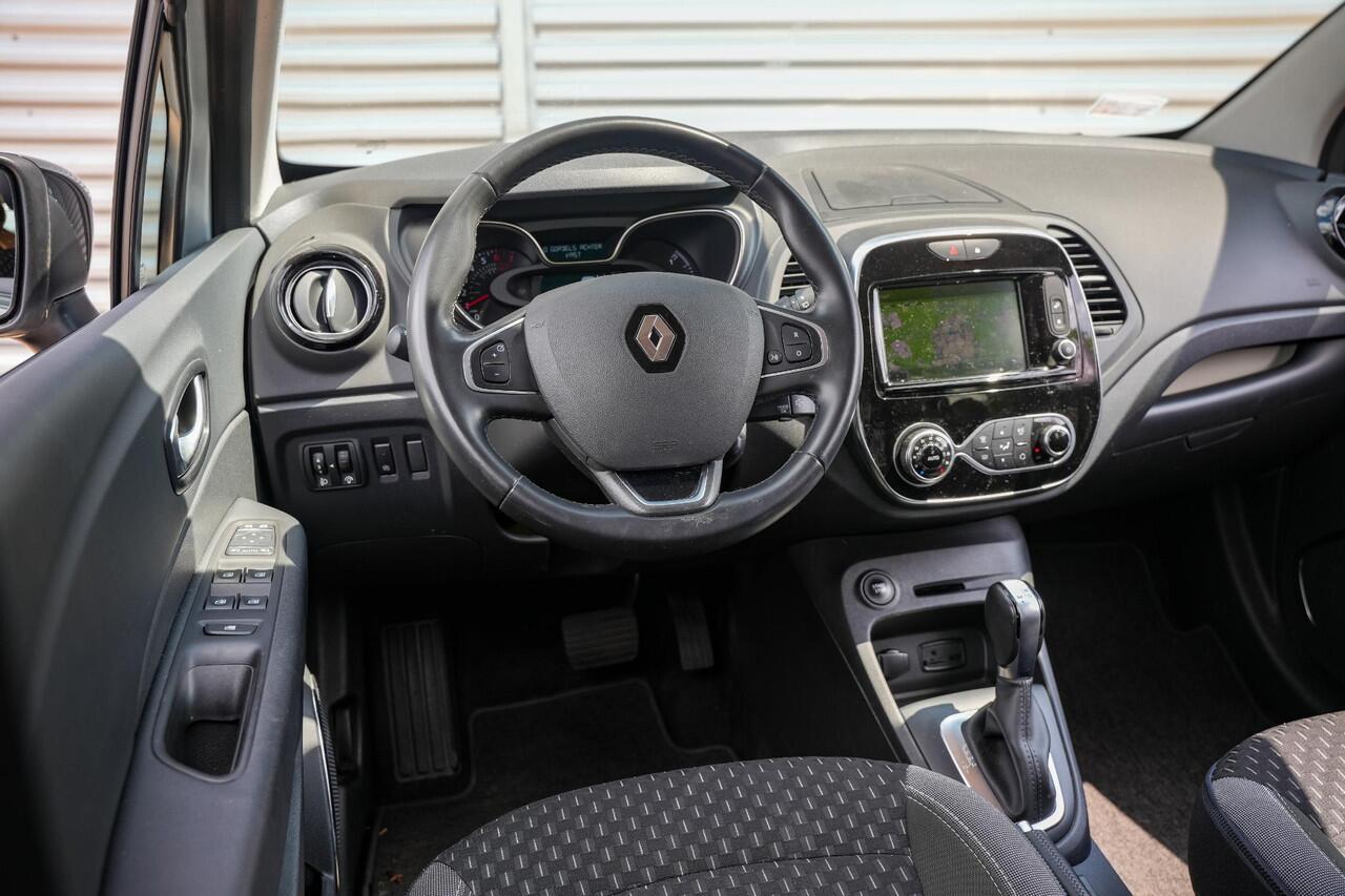 Renault CAPTUR 1.3 TCe Intens Achteruitrijcamera parkeersensoren achter 17"L.M. Navi Mistlampen