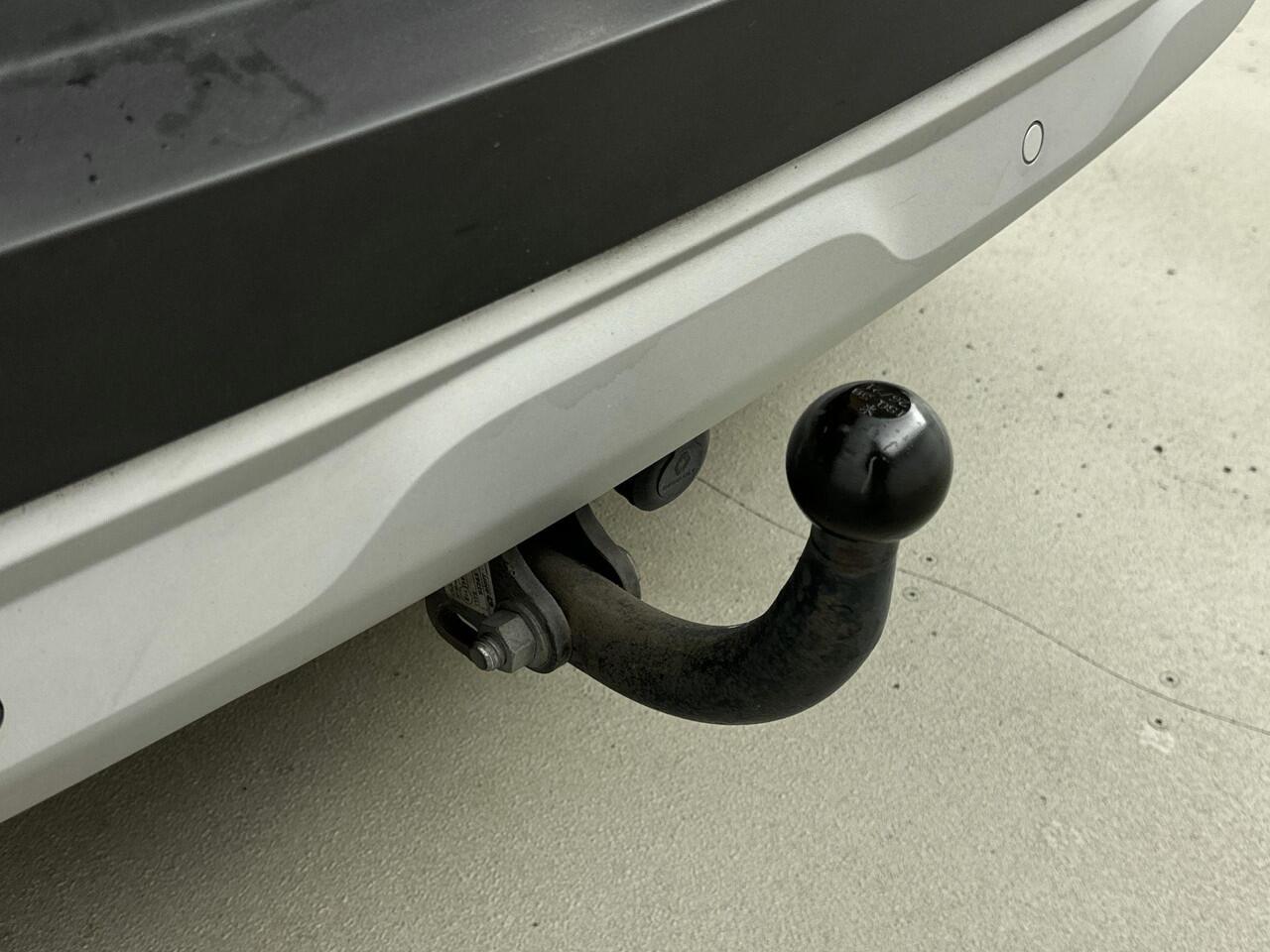 Renault CAPTUR 1.0 TCe 100Pk Bi-Fuel Intens | LPG G3 | Navigatie | Climate Control | Cruise Control | Parkeersensoren Voor & Achter | 360 Camera | Trekhaak | Apple Carplay/Android Auto | Dakrelings |