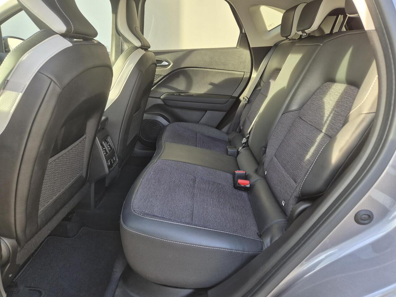 Renault CAPTUR 1.6 E-Tech Plug-in Hybrid 160 Intens Automaat / Pack parking / Stuur en Stoel verwarming / Apple Carplay Android Auto / Achteruitrijcamera / Keyless Entry/Start / Draadloze telefoon lader / Cruise control / Navigatie /