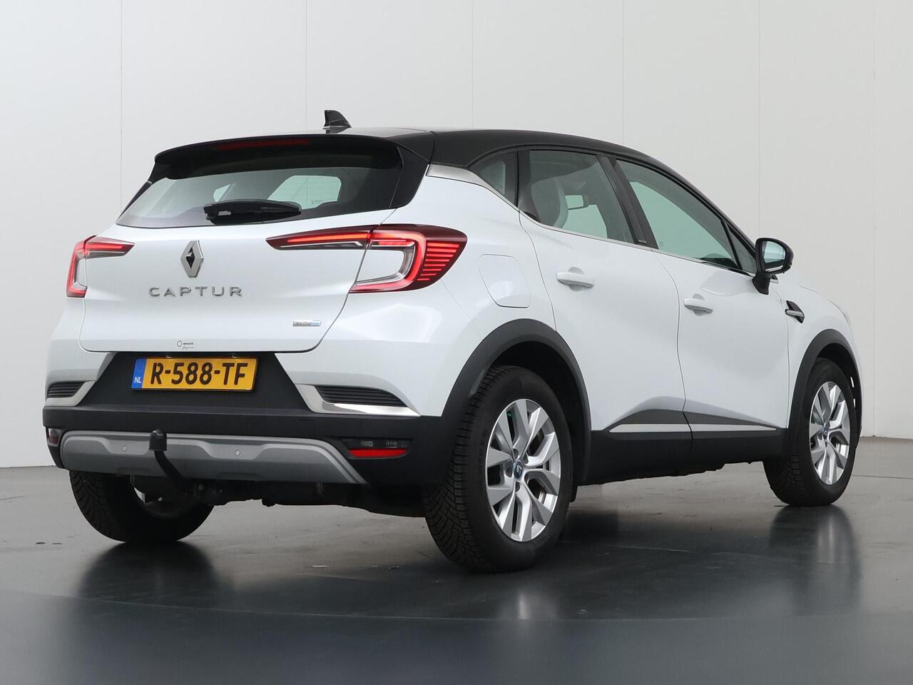 Renault CAPTUR 1.6 E-Tech Plug-in Hybrid 160 Intens | Trekhaak | Navigatie | Parkeercamera | Climate Control | Keyless Entry/Go | Apple Carplay/Android Auto |