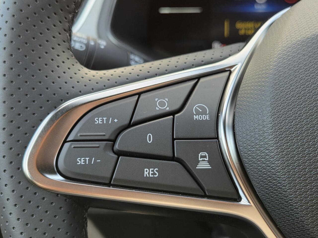 Renault CAPTUR 1.8 E-Tech full hybrid 160 Techno / Navigatie via Apple Carplay / Android Auto / Adaptieve Cruise Control / Achteruitrijcamera / Sensoren Achter /