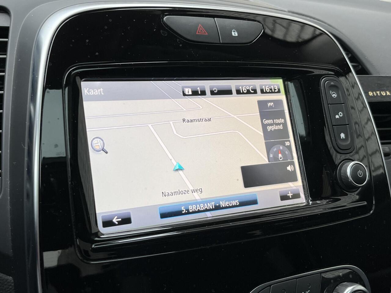 Renault CAPTUR 1.3 TCe 150 EDC Automaat Intens | Trekhaak | Panoramadak | Dodehoekdetectie | Achteruitrijcamera |