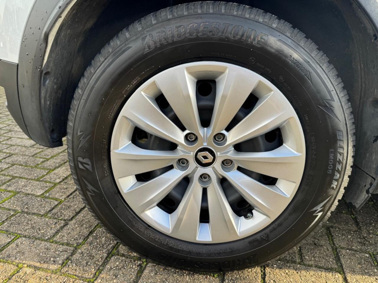 Renault CAPTUR 1.0 TCE Corp. Edition + Car-play + Led + Nav + Pdc - 95 dkm 2021!