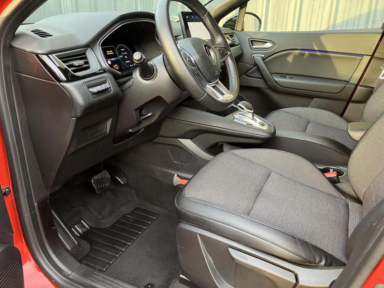 Renault CAPTUR 1.6 E-Tech Plug-in Hybrid 160 E-Tech Black Edition