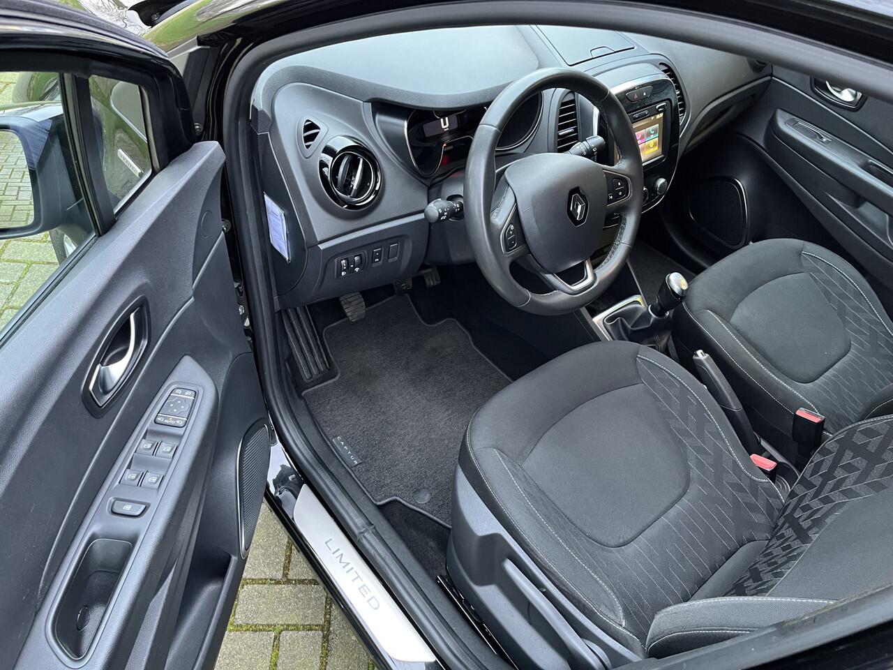 Renault CAPTUR 0.9 TCe Limited | CRUISE CONTROL | CARPLAY | PDC ACHTER | NAVIGATIE