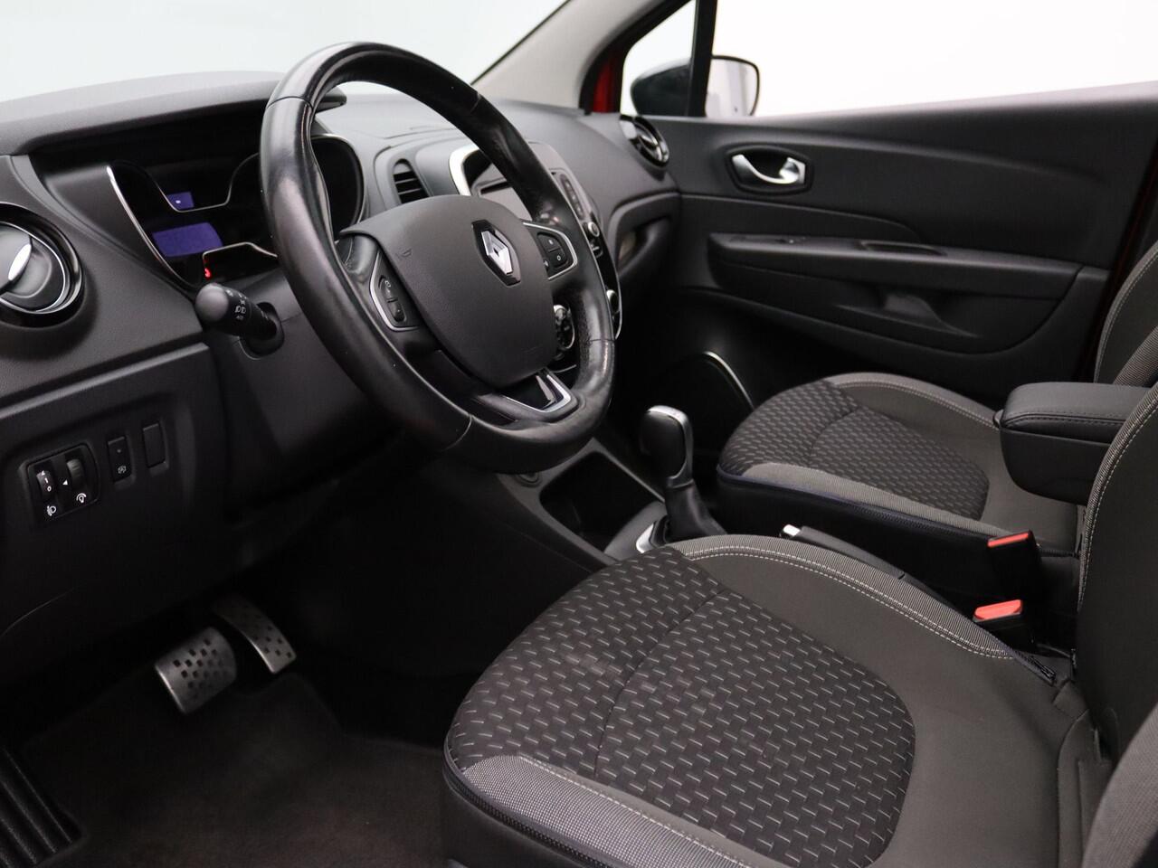 Renault CAPTUR 150pk TCe Version S Camera | Cruise | Navi | Parkeersens. v+a | Trekhaak | Panoramadak